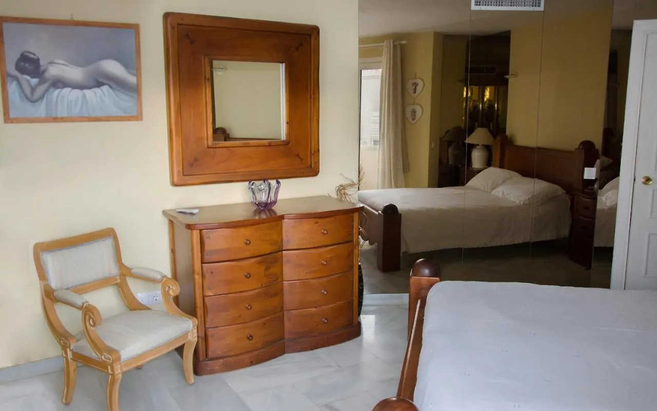 Magnificent Port-Beach 5* Luxury Residence 베날마데나코스타
